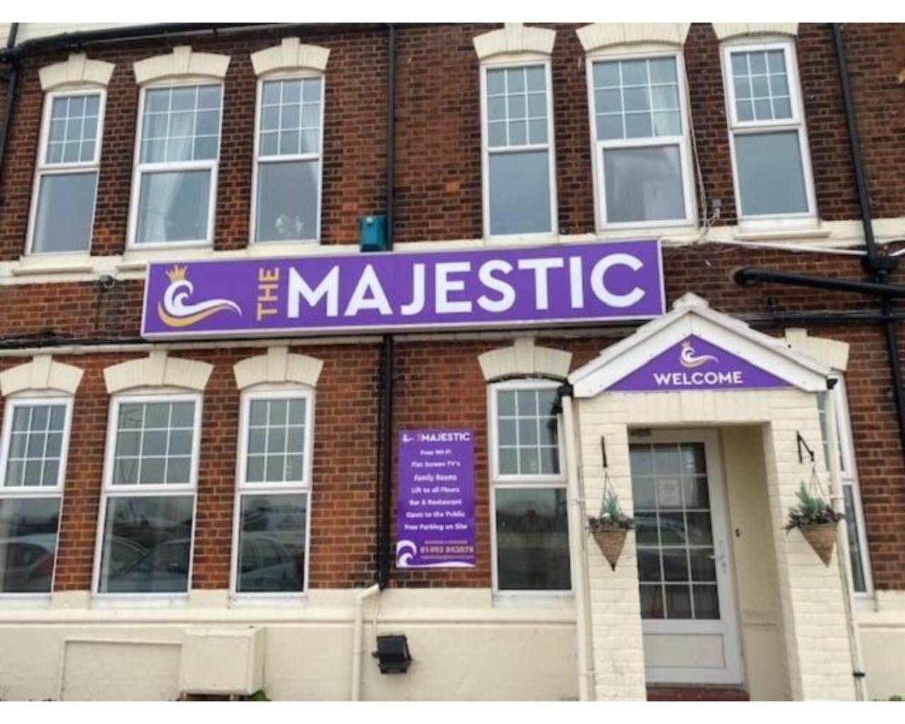 The Majestic Bed & Breakfast Great Yarmouth Bagian luar foto