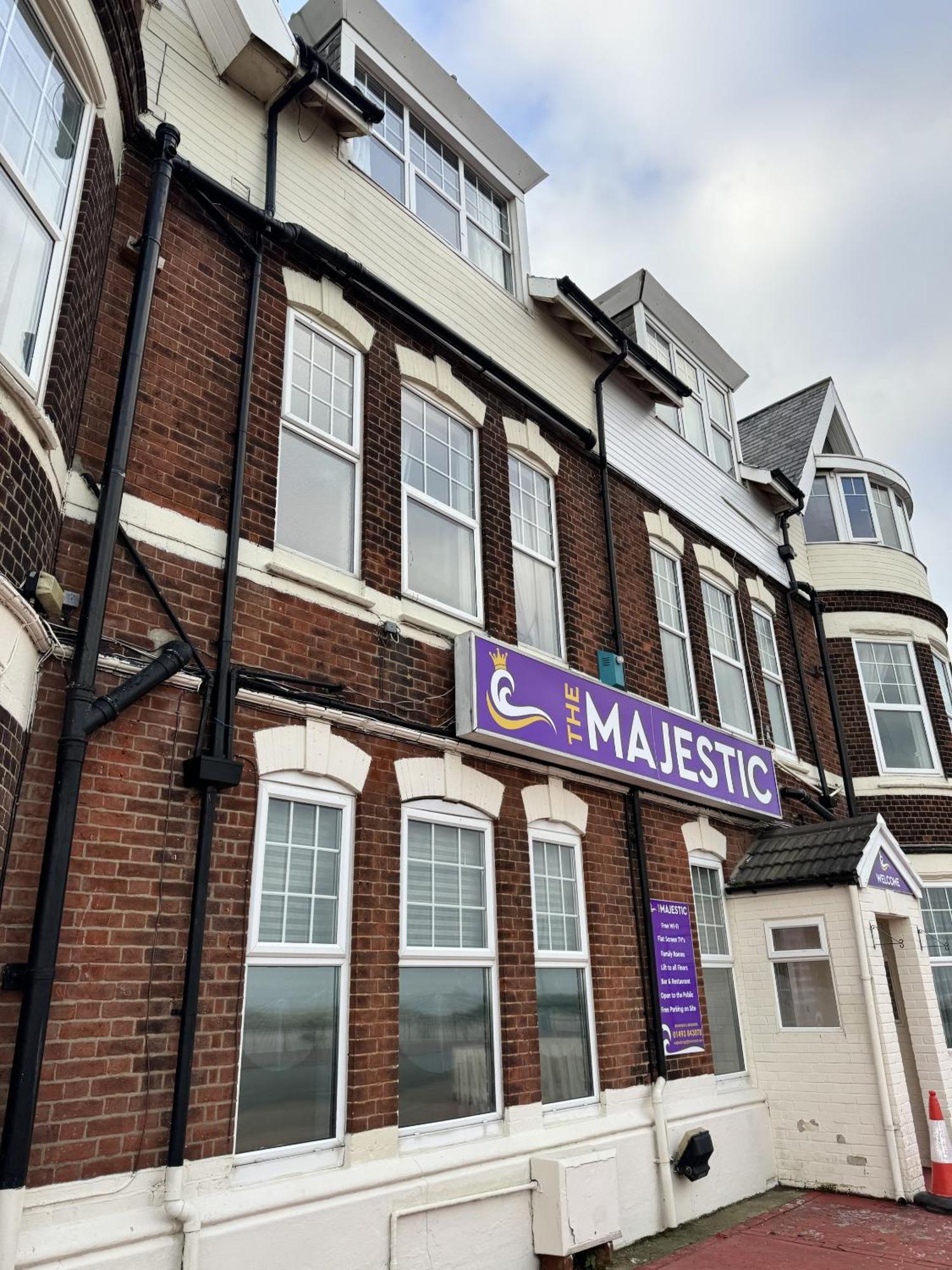 The Majestic Bed & Breakfast Great Yarmouth Bagian luar foto