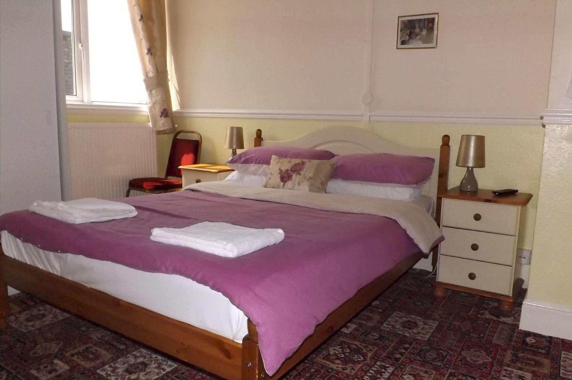 The Majestic Bed & Breakfast Great Yarmouth Bagian luar foto